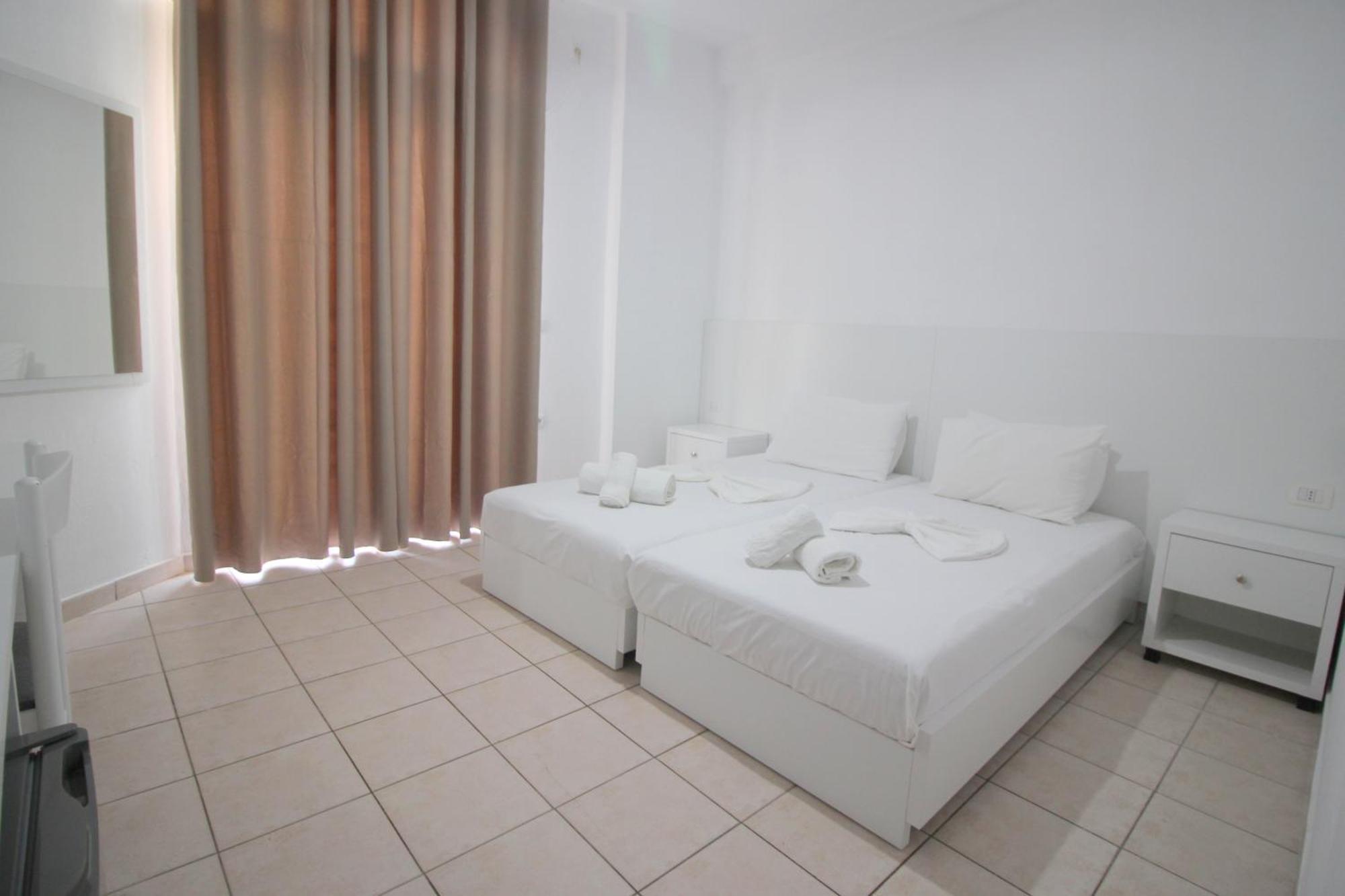 Hotel Ceka Sarandë Exterior foto